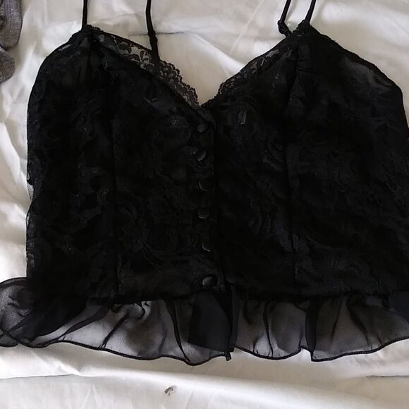 Delicate little black cami top with ruffled bottom - Picture 8 of 9